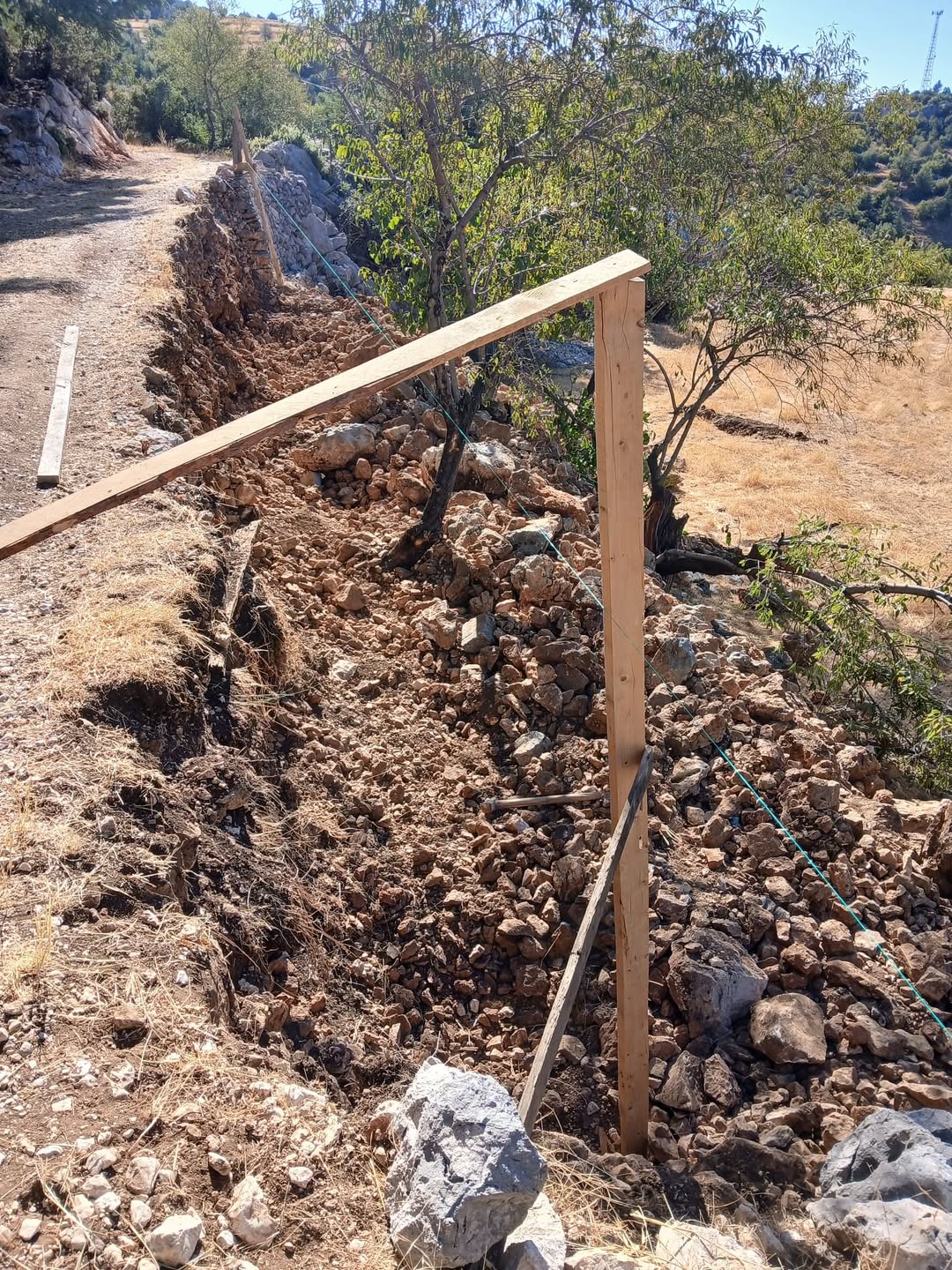 Antalya Akseki'de Güzelsu Mahallesinde Yol Altı Duvarı Çalışmaları Tamamlandı