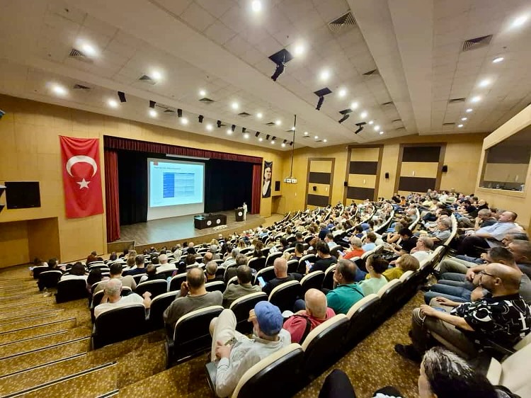 Antalya'da Aile Hekimlerine Deri Hastalıkları Eğitimi Verildi