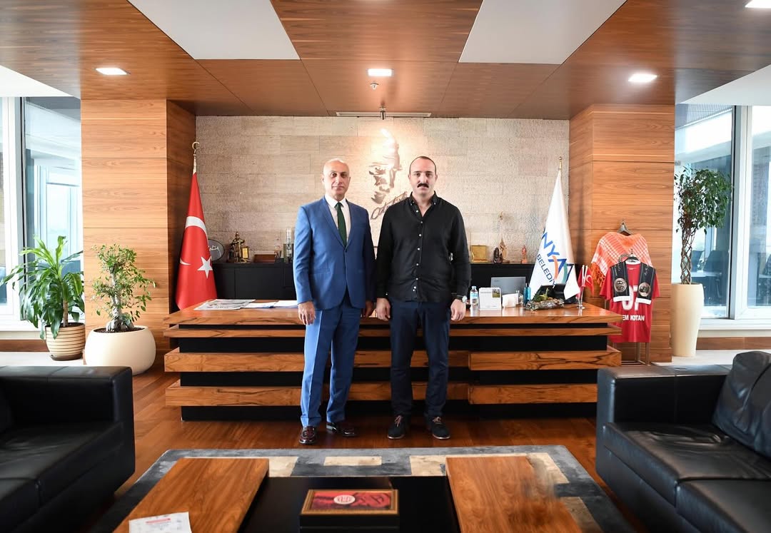 Konyaaltı Belediyesi'nden Kurum Temsilcilerine ve Sporcuya Ziyaret