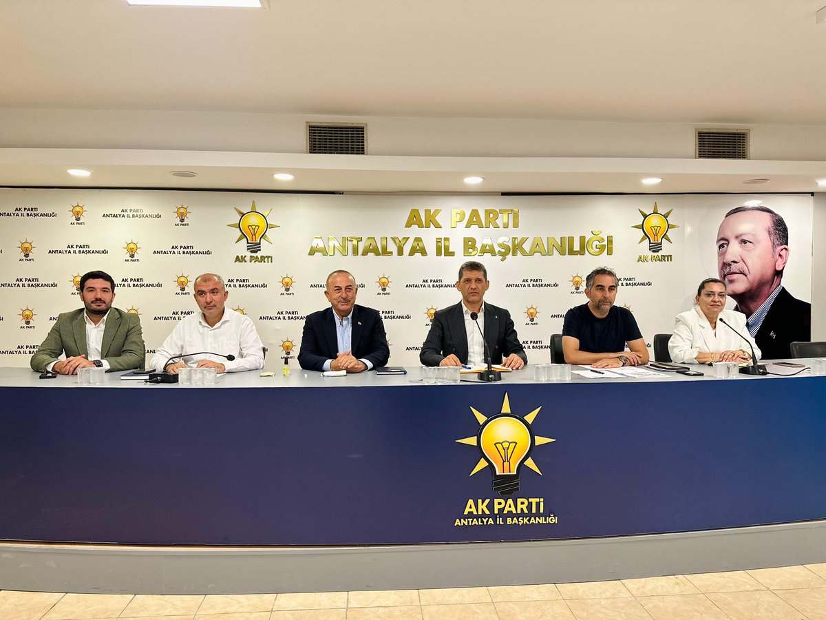 Antalya AK Parti İl Yönetim Kurulu Toplantısı Bakan Çavuşoğlu'nun Katılımıyla Yapıldı
