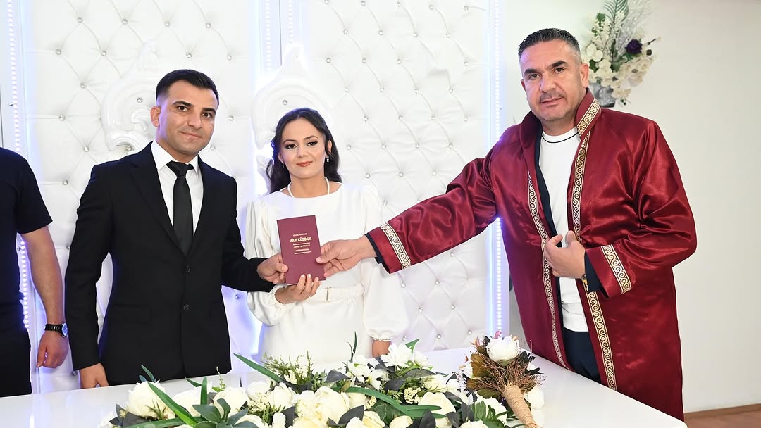 Hatice ile Osman'ın Nikah Töreni Finike'de Gerçekleşti