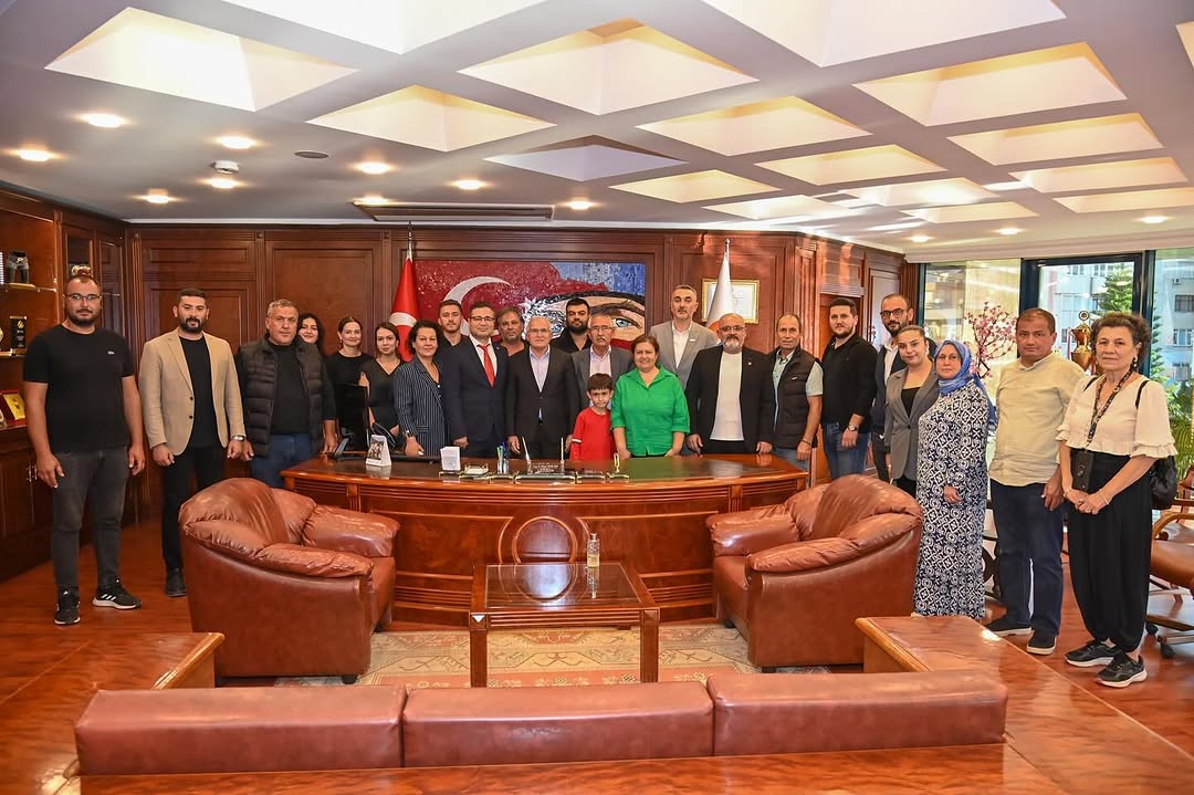 Kumluca'da CHP İlçe Başkanı Emre Güzelyürek, Belediye Ziyaretinde Ağırlandı