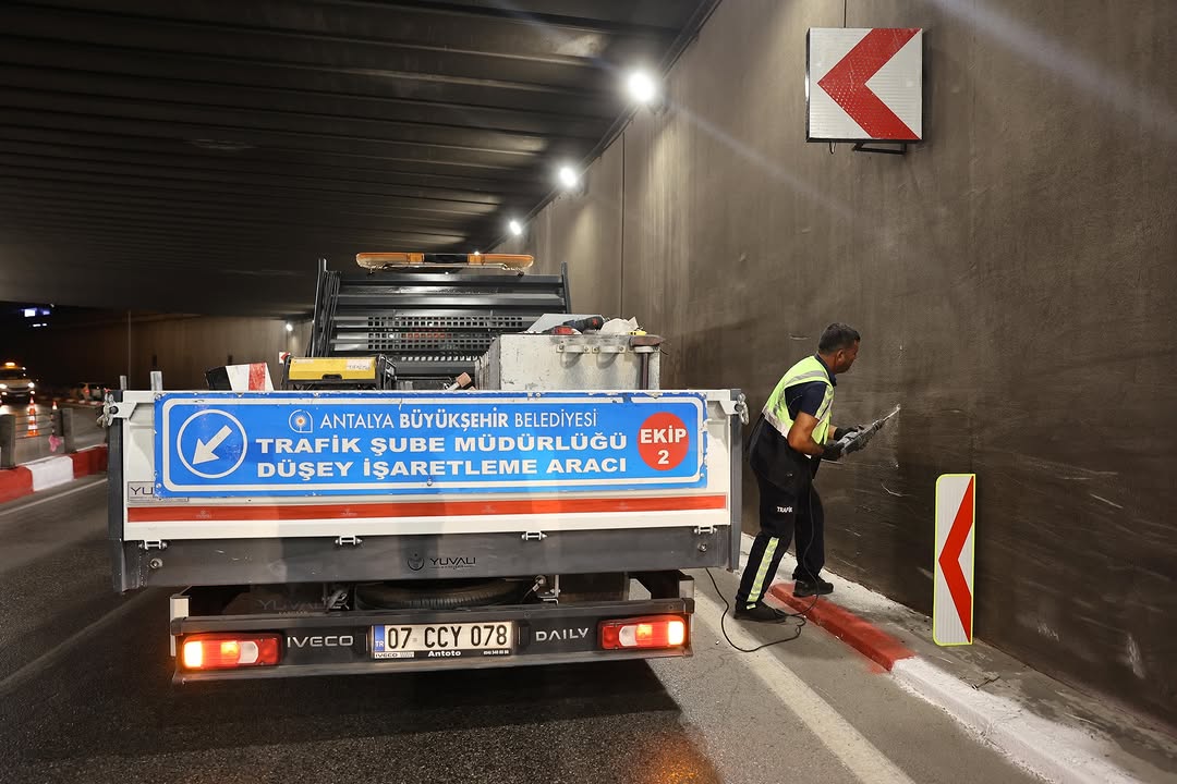 Antalya'da Alt Geçitler Güvenlik Çalışmalarıyla Yenileniyor