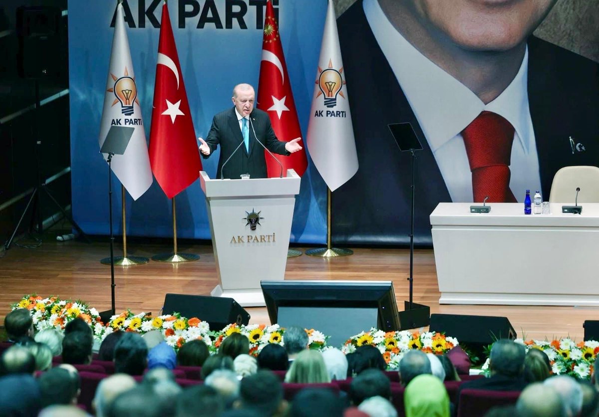 AK Parti Antalya'dan Ekonomi Eğitim Programına Katılım