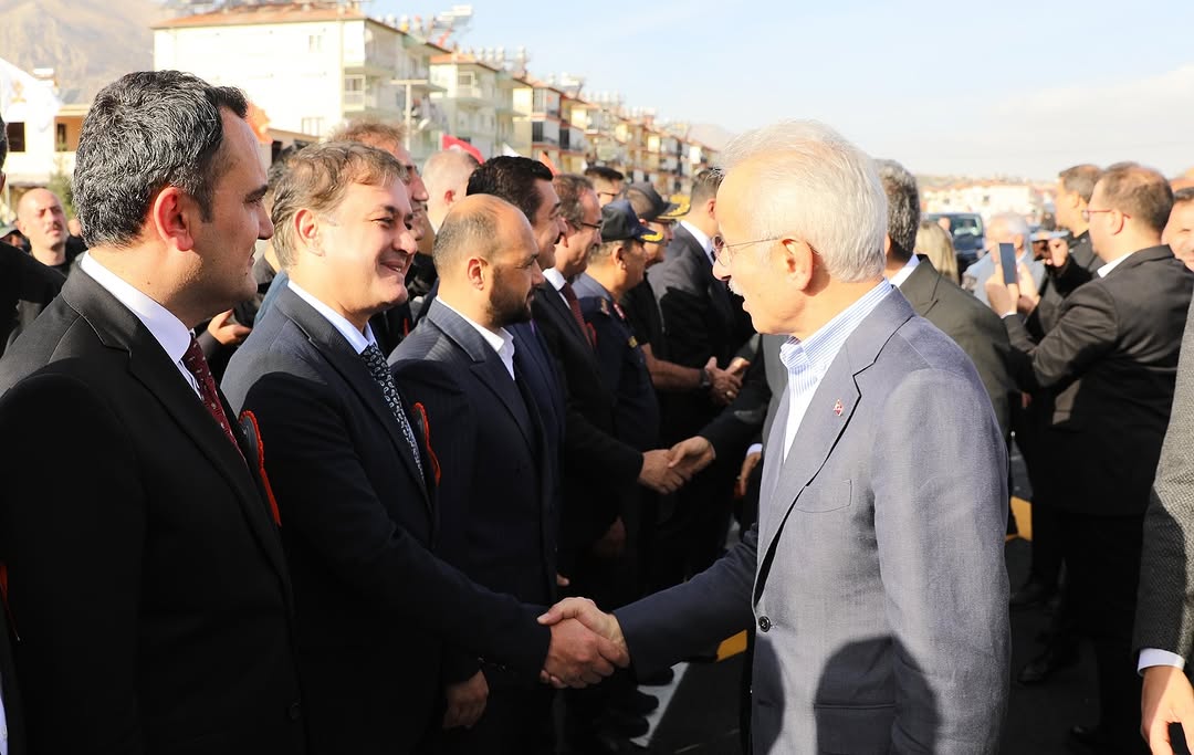 Elmalı'da Ulaşımda Yeni Dönem: Şehir Geçişi ve Avlanbeli Yolu Hizmete Açıldı