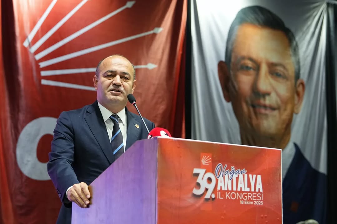 CHP Antalya'da Nail Kamacı Yeniden İl Başkanı Seçildi