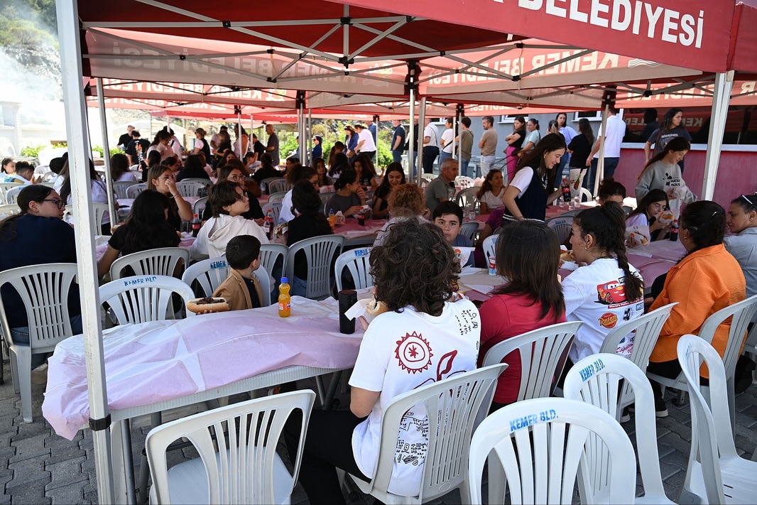 Kemer'de Geleceğin Müzisyenleri Mangal Partisinde Buluştu