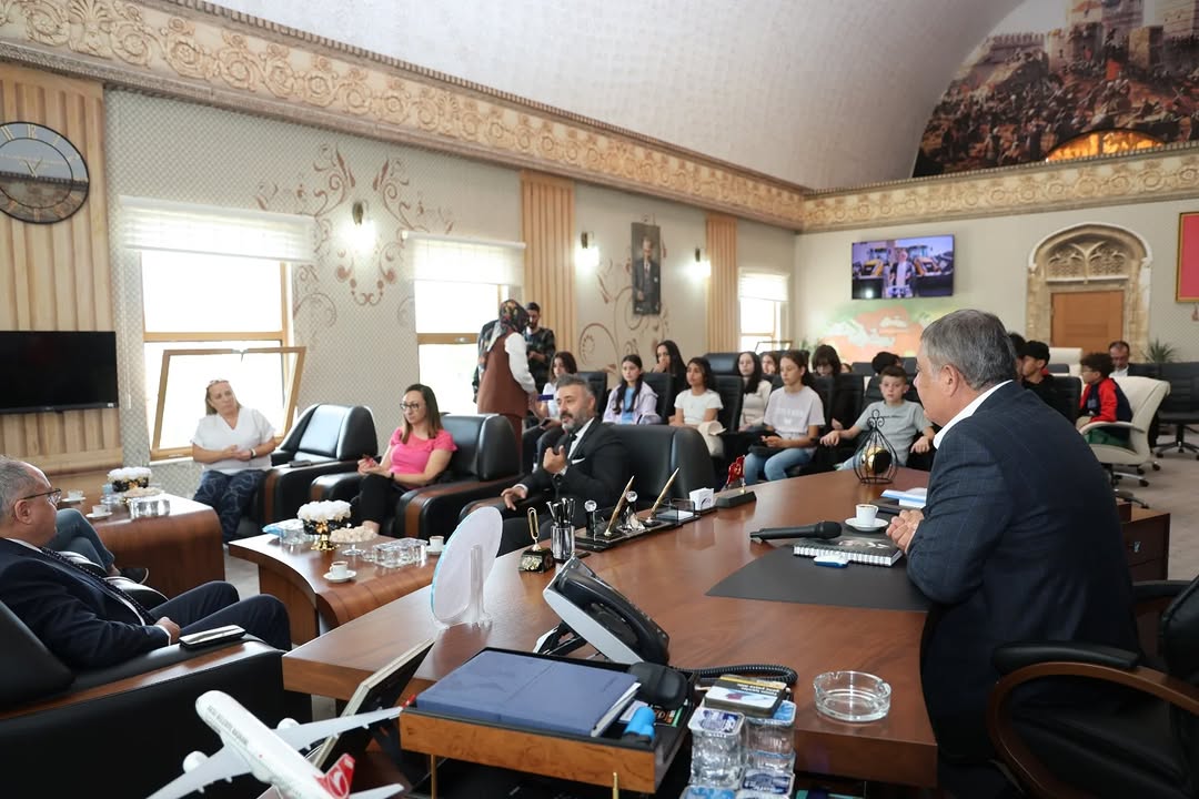 Aksu'da Uluslararası Sıfır Atık İş Birliği: İspanya ve Polonya'dan Öğrenciler Projeyi Yerinde İnceledi