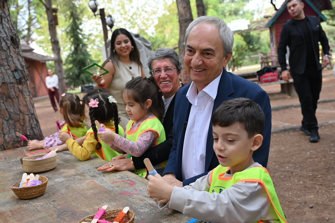 Kepez'de Kuşaklar Buluşması: Büyükler ve Minikler Dokumapark'ta Bir Araya Geldi