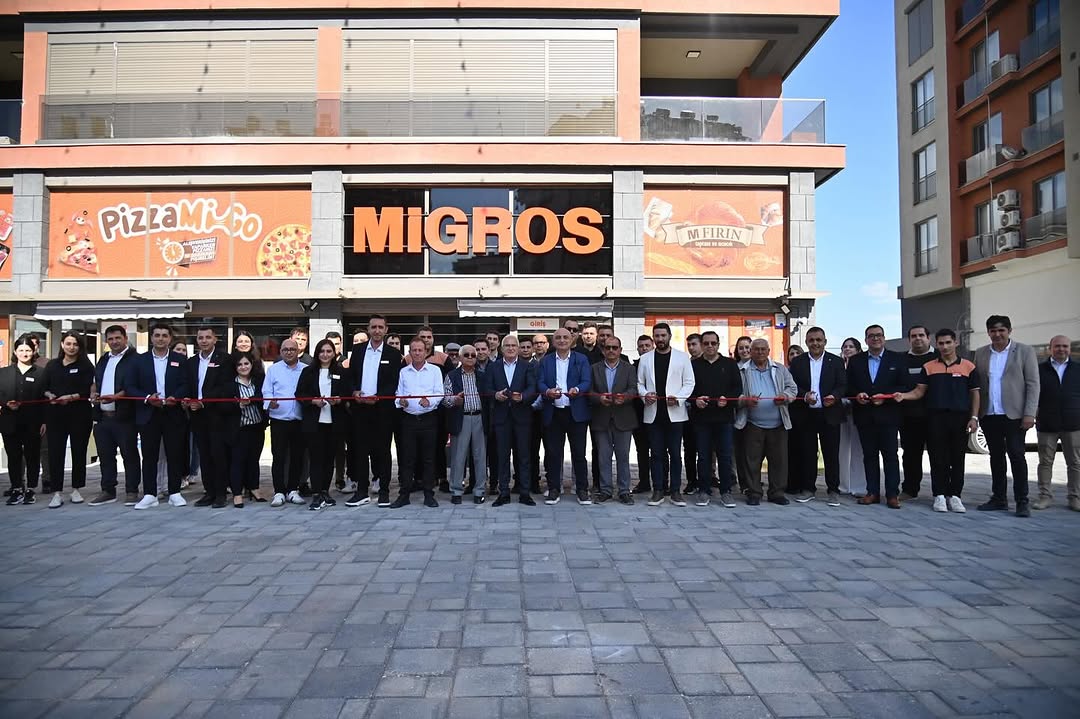 Kumluca'ya Yeni Migros Mağazası Açıldı