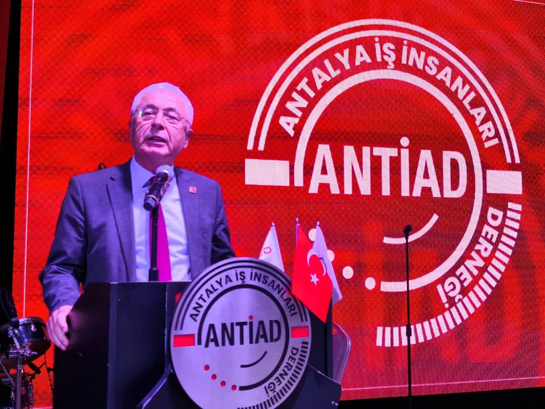 CHP'li İsimler Antalya'da Cumhuriyet Balosu'nda Buluştu