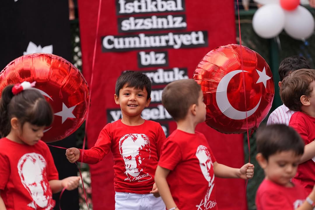 Konyaaltı Belediyesi'nde Minikler Cumhuriyet Coşkusunu Yaşadı
