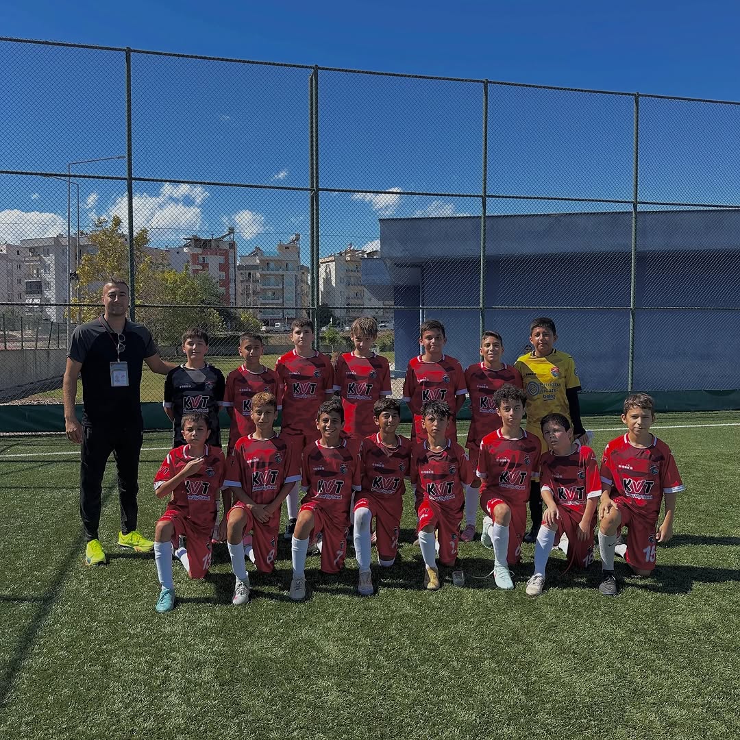 Kemer Belediyespor U12 Takımı, Ligin 8. Haftasında Fırtına Gibi Esti: 6-2'lik Galibiyet