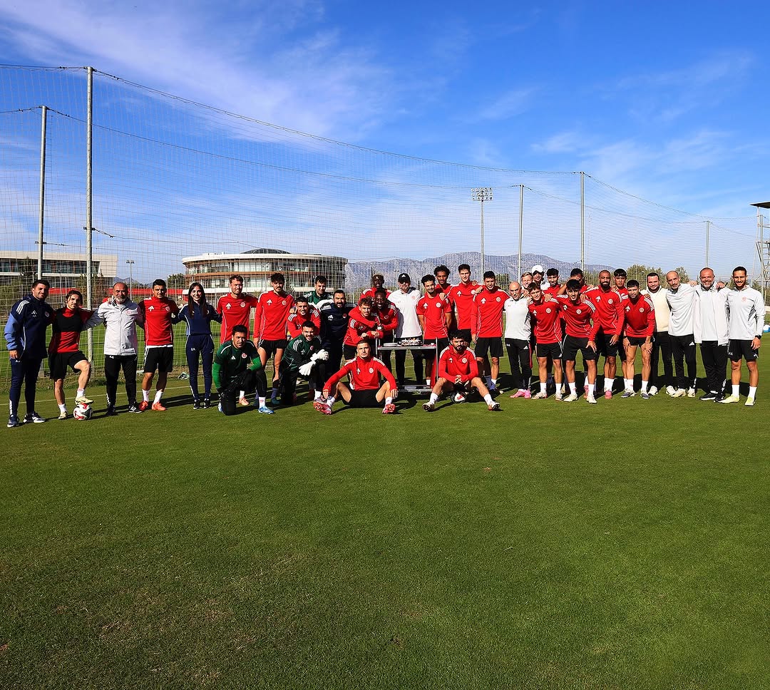 Antalyaspor'da Yohan Boli'nin Doğum Günü Kutlaması