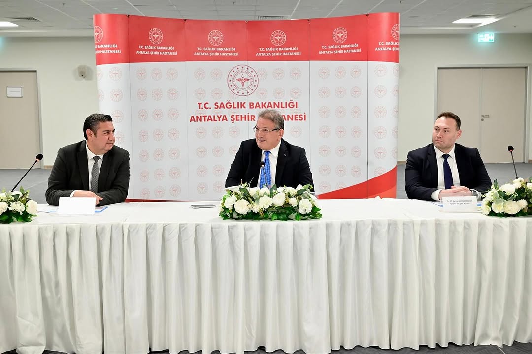 Antalya'da Bölge Acil Sağlık Hizmetleri Koordinasyon Toplantısı Gerçekleştirildi