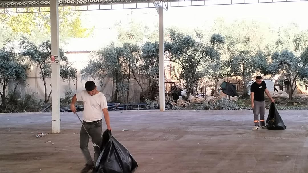 Aksu Belediyesi, Çamköy Mahallesi'nde Kapsamlı Temizlik Seferberliği Başlattı