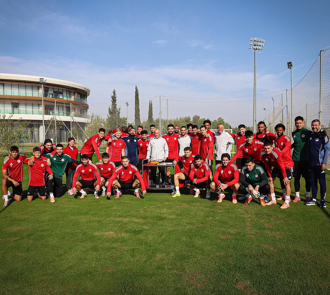 Antalya Spor'da Dzhikiia ve Umut Furkan Can'ın Doğum Günü Kutlaması