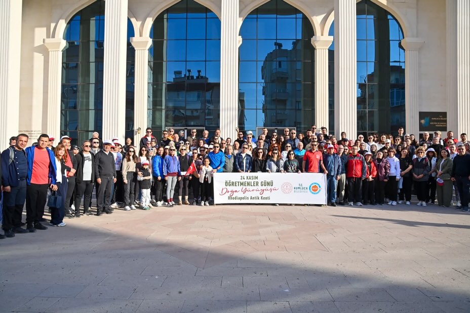 Kumluca'da Öğretmenler Günü Rhodiapolis Antik Kenti'nde Kutlandı