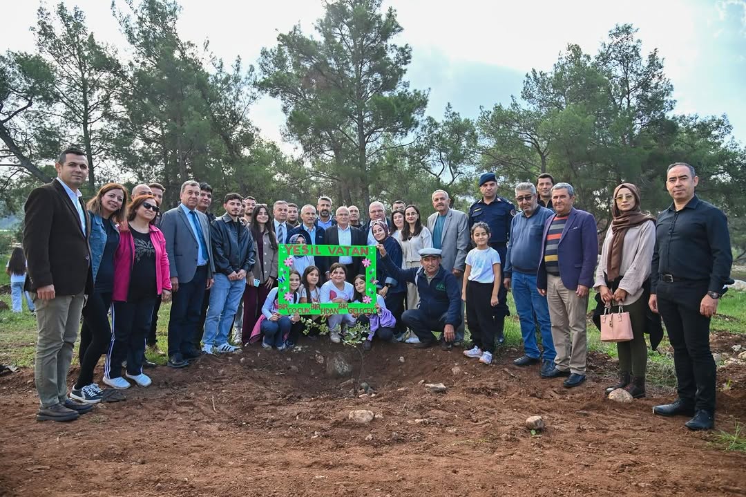 Kumluca'da Gelecek Nesillere Yeşil Miras: Fidan Dikim Etkinliği Düzenlendi