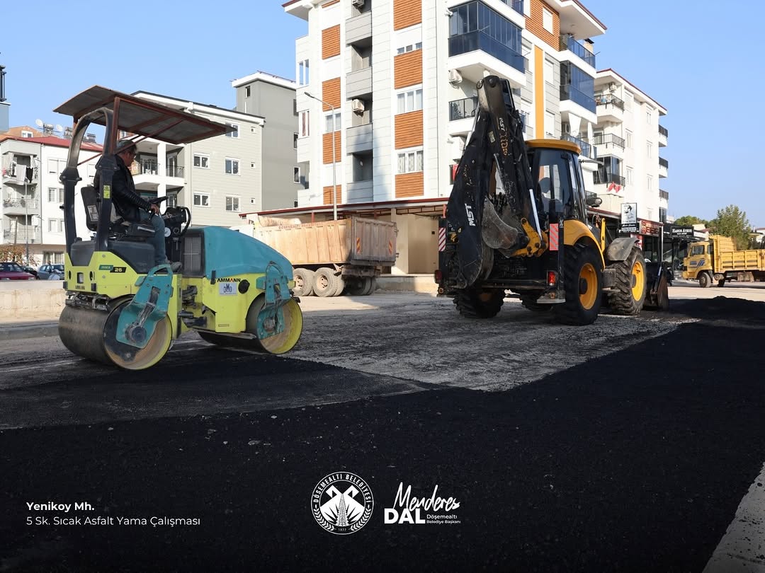 Döşemealtı'nda Yol Konforu Arttı: Yeniköy Mahallesi'nde Asfalt Yama Çalışması