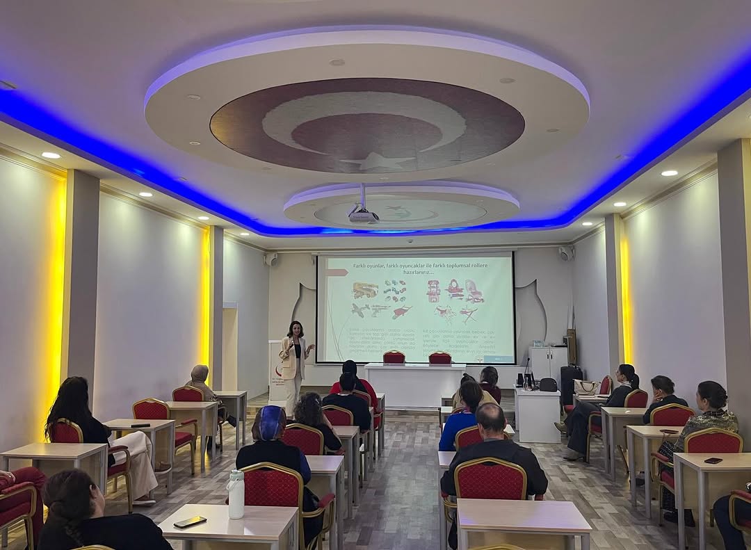 Antalya'da Sağlık Personeline Kadına Yönelik Şiddetle Mücadele Eğitimi