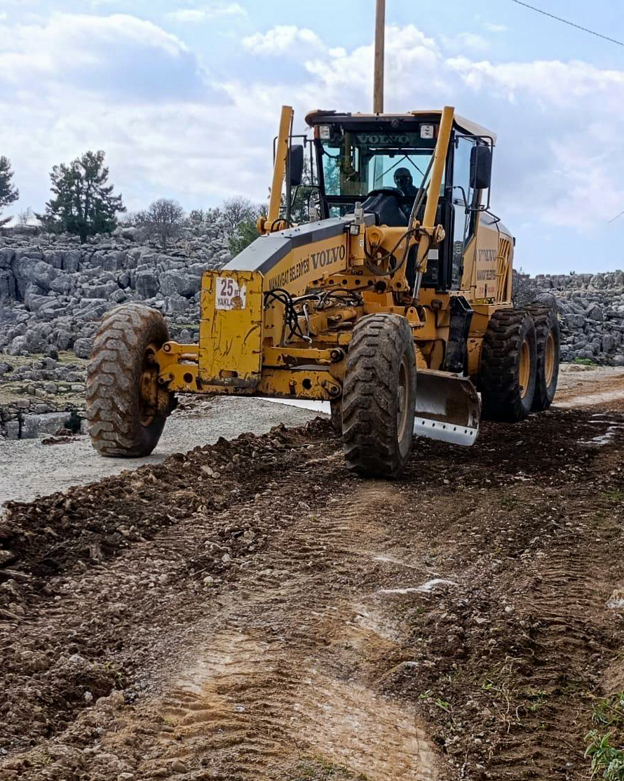 Manavgat Belediyesi 8 Mahallede Altyapı ve Yol Çalışması Başlattı