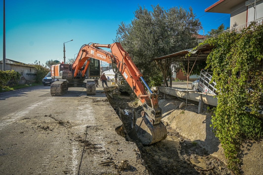 Demre'de Altyapı ve Park Çalışmaları Hız Kesmeden Devam Ediyor