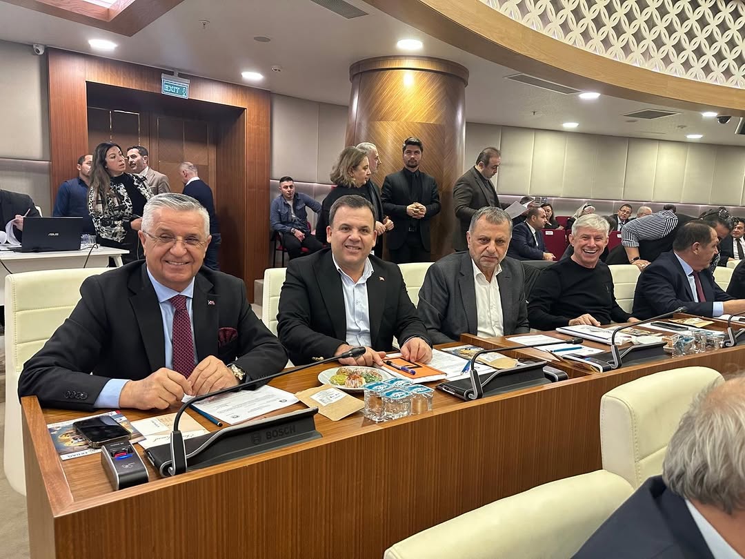 Kemer Belediye Başkanı Necati Topaloğlu, Antalya Büyükşehir Belediyesi Meclis Toplantısı'na Katıldı