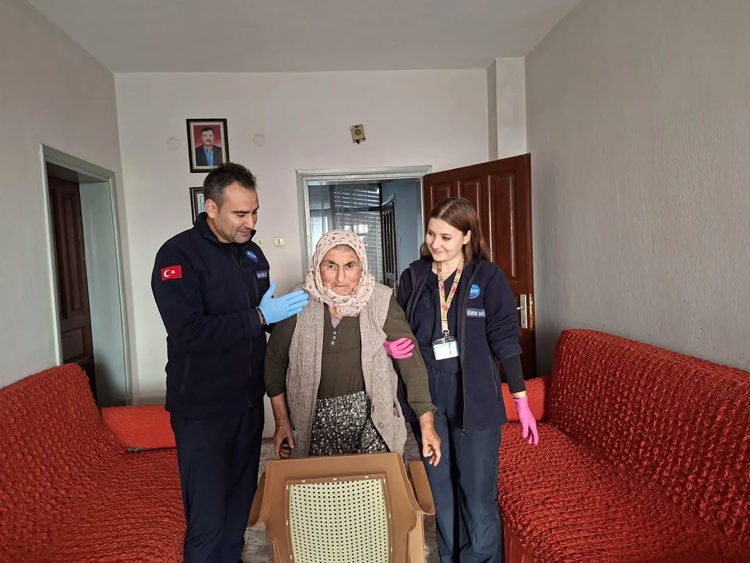Antalya Aksu'da Evde Sağlık Hizmetleri ile Yaşam Kalitesi Artıyor