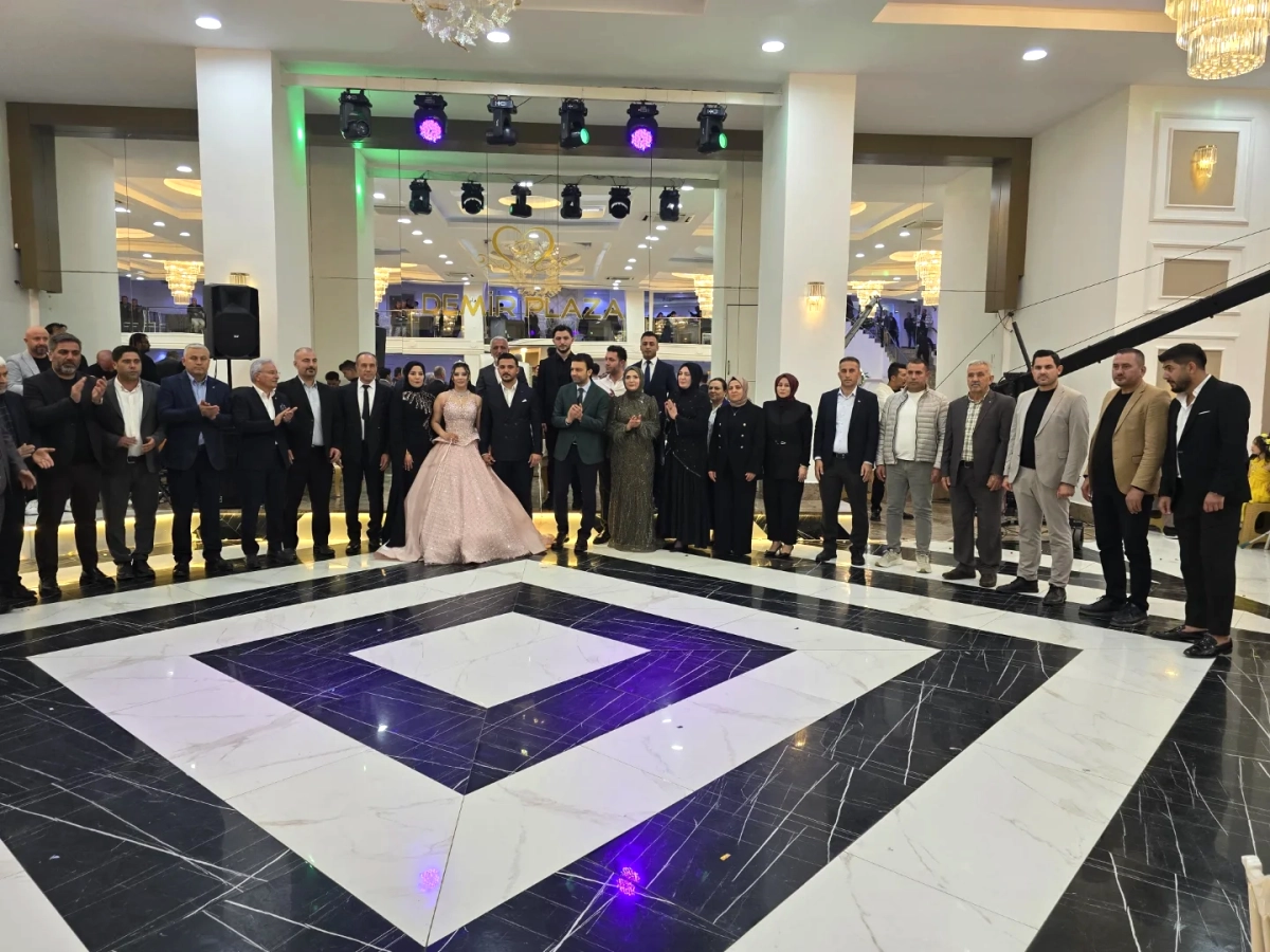Antalya Aksu'da Protokolün Katılımıyla Nişan Merasimi