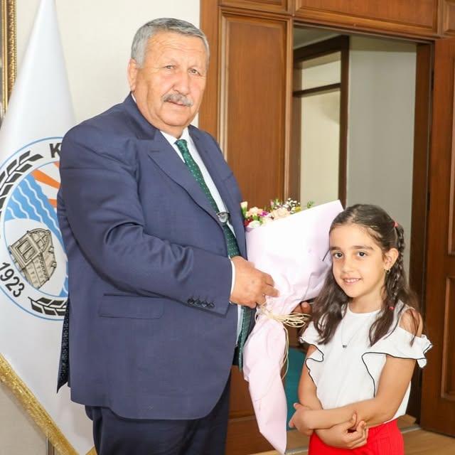 Kaş Belediyesi'nde Başkanlık Koltuğu Minik Ellere Emanet