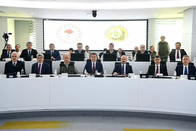 Antalya, 2025 Yangın Sezonuna Hazırlık Toplantısında Yeşil Vatan'ı Koruma Vurgusu