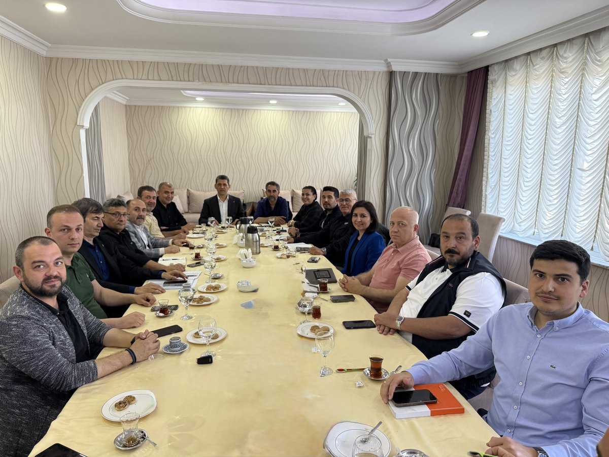 Antalya'da AK Parti İl Başkanlığı Yürütme Kurulu Toplantısı Düzenlendi
