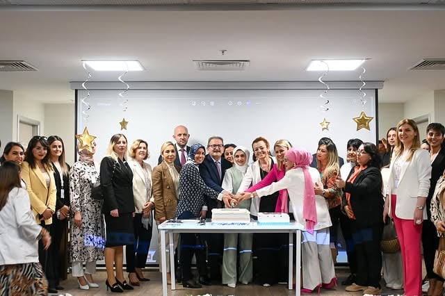 Antalya'da Ebelerin Gücü Kutlandı: 5 Mayıs Dünya Ebeler Günü Sempozyumu