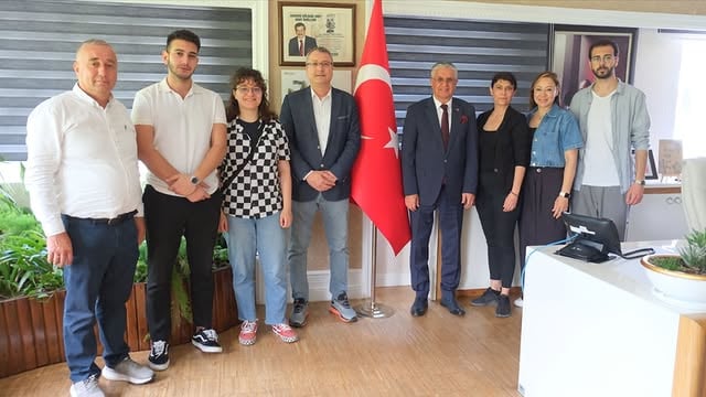 Kemer'de Tiyatro Sezonu Açılıyor: Çocuklardan Yetişkinlere Eğlence Şöleni