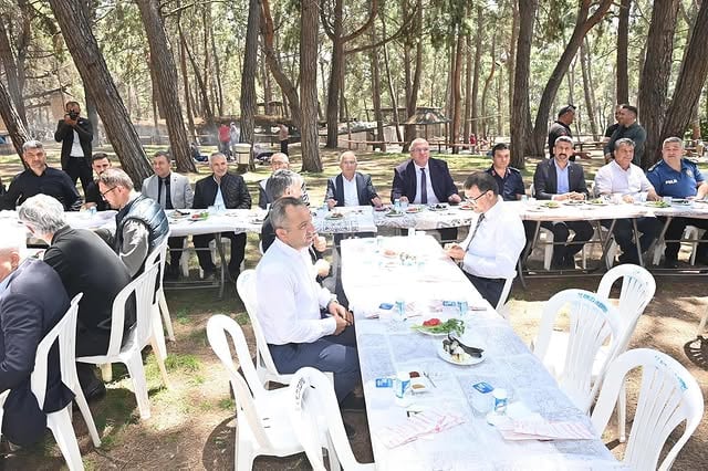 Kumluca'da Hıdırellez Bayramı Coşkusu: Belediye Başkanı Avcıoğlu, Vatandaşlarla Piknikte