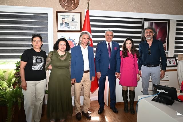 Kemer Belediye Başkanı Topaloğlu, Göynük Ortaokulu'nu Ziyaret Eden Heyeti Ağırladı