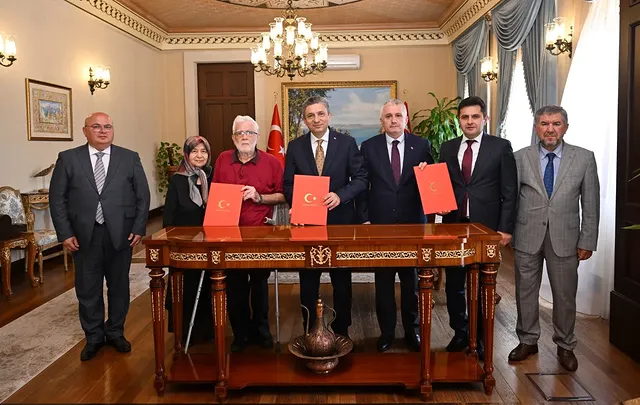 Antalya'da Eğitim Yatırımları Devam Ediyor: Hayırseverlerden Okul ve Arsa Bağışları