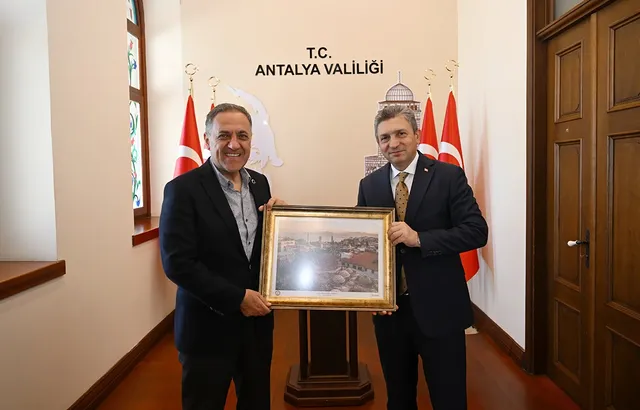 Bingöl Valisi Antalya'da Vali Usta'yı Ziyaret Etti