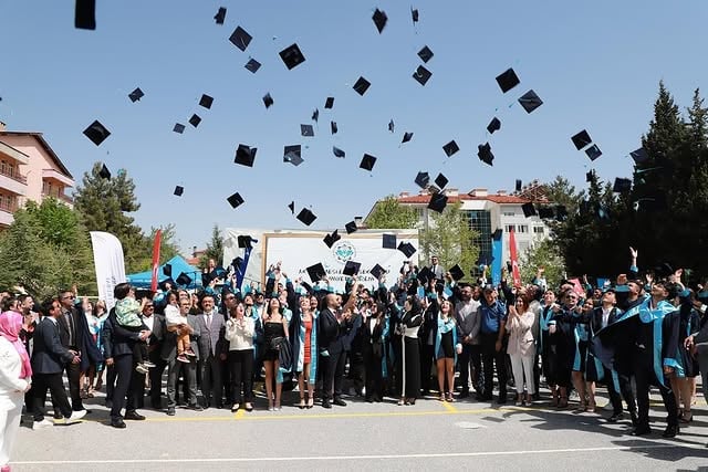 Akseki MYO Mezuniyet Töreninde Mutlu Anlar