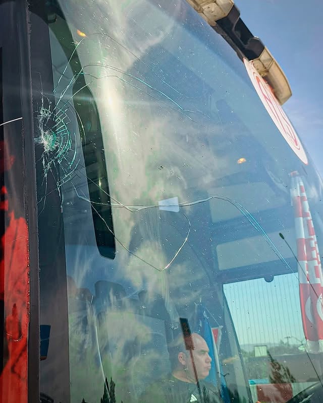 Antalya Spor U17 Takımı Otobüsüne Taşlı Saldırı: Geçmiş Olsun Dilekleri