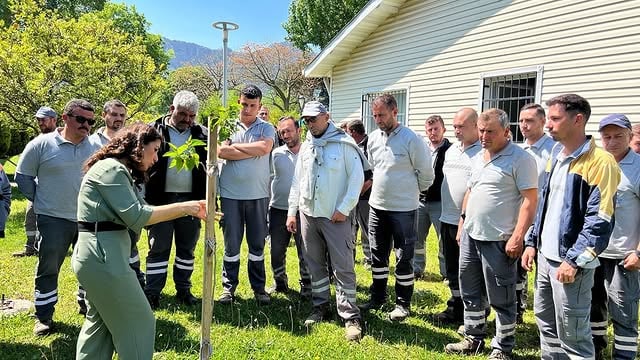 Konyaaltı Belediyesi Personeline Bahçe Bakımı Eğitimi
