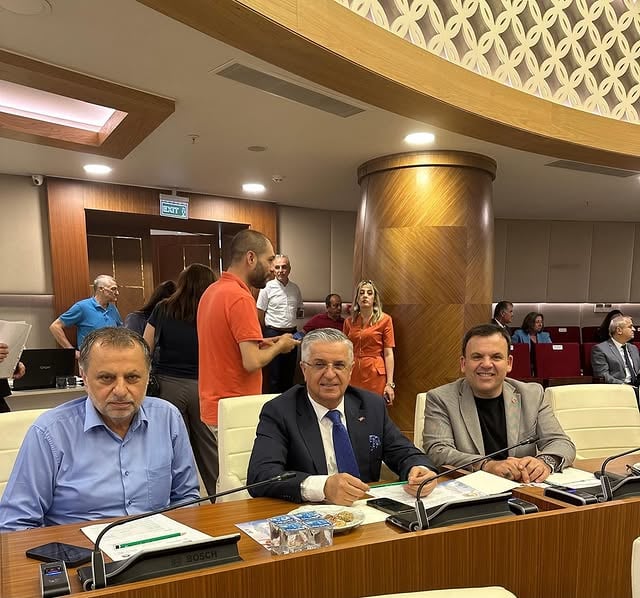 Kemer Belediye Başkanı Topaloğlu, Antalya Büyükşehir Meclis Toplantısına Katıldı