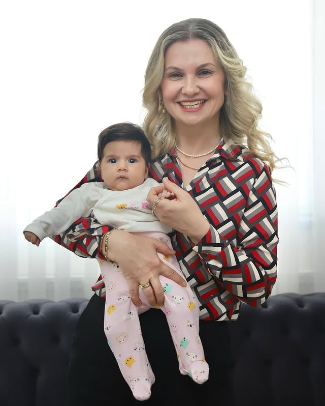 Elmalı'da Yeni Ailelere Ziyaret: Belediye, Bebek Heyecanını Paylaşıyor