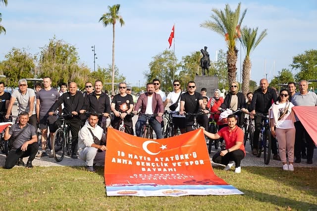 Finike'de Atatürk'ü Anma Bisiklet Turu: Başkan Vekili Şentürk Destek Verdi