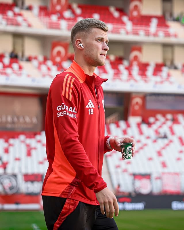 Antalyaspor, Kendi Evinde Taraftarının Coşkusunu Yaşadı