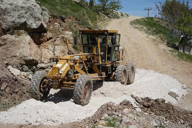 Konyaaltı Belediyesi Yayla Yollarını Onarıyor: Sakarpınar ve Harımyurt Mevkii'nde Çalışmalar Sürüyor
