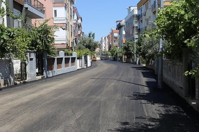 Antalya Kepez'de Asfalt Çalışmaları Devam Ediyor: Daha Konforlu Yollar İçin Gece Gündüz Çalışma
