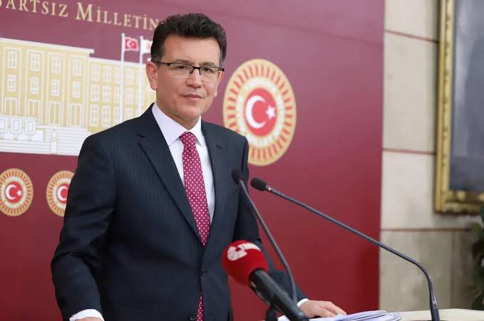 Ak Parti Antalya'da Yeni Grup Yönetimi ve Disiplin Kurulu Üyeleri Belirlendi