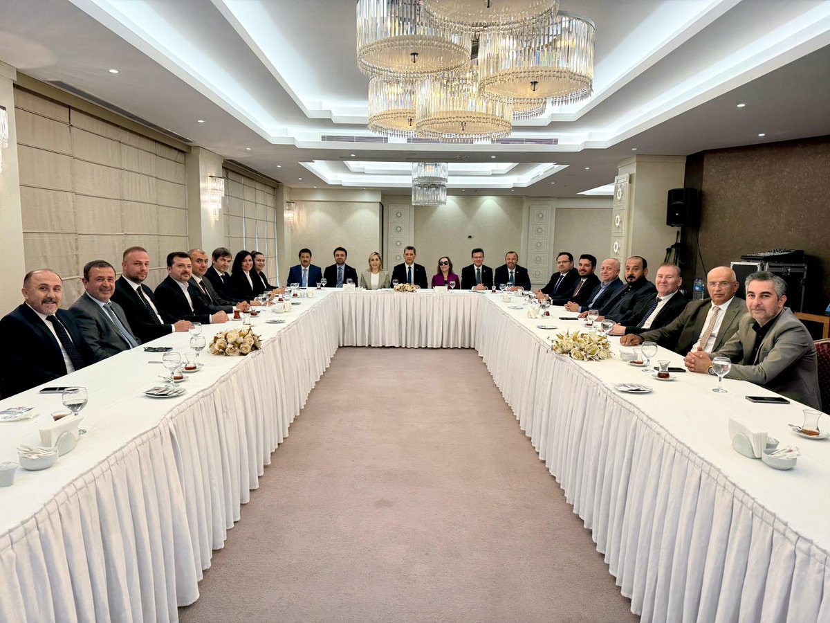 Antalya AK Parti İl Başkanlığı Heyeti Ankara'da Toplantı Gerçekleştirdi